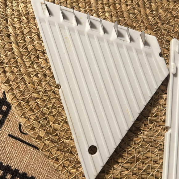 Mandoline Slicer or Shredder - Picture 5 of 8